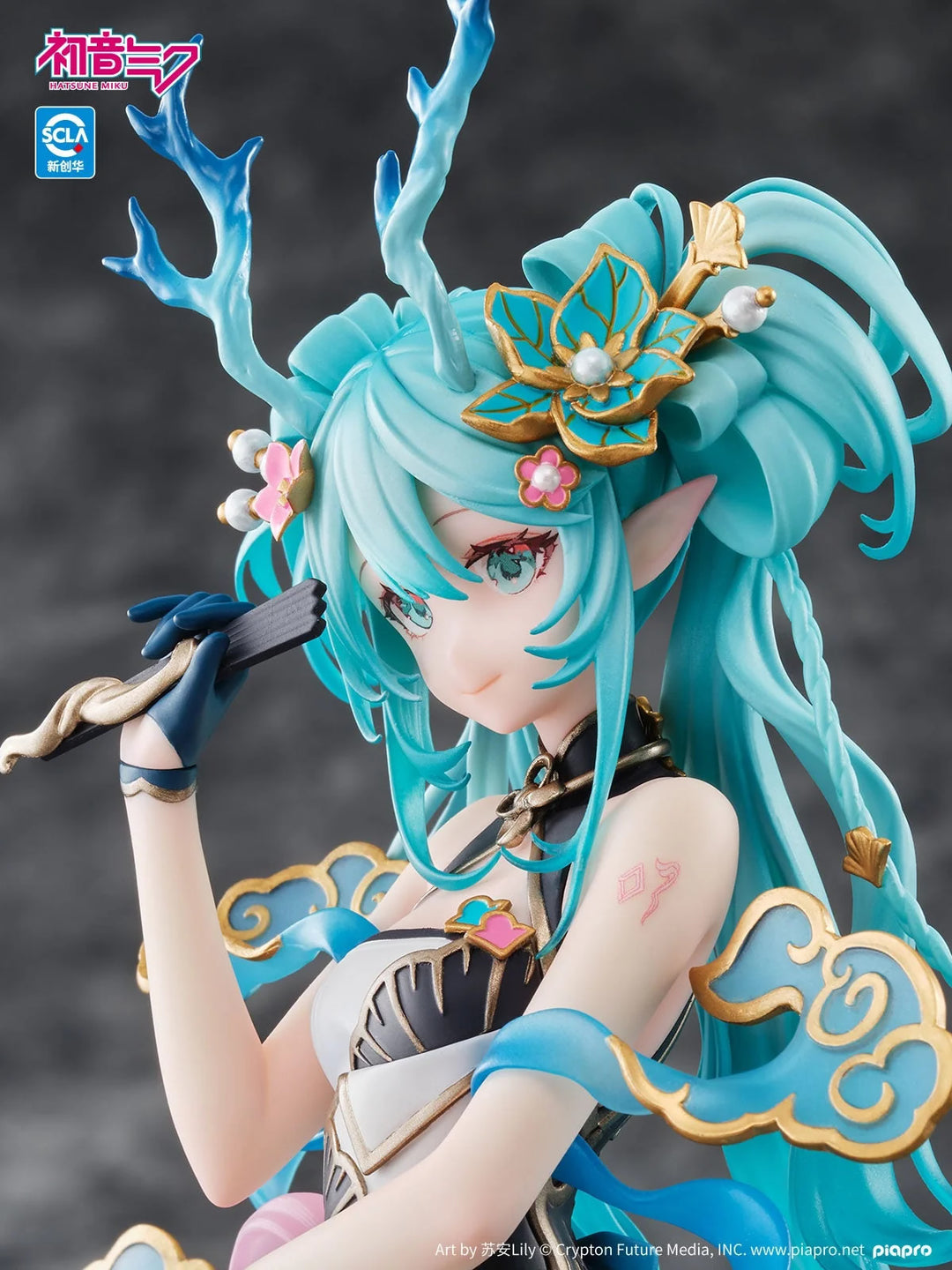 Hatsune Miku (Azure Dragon Ver.) 1/7 Scale Vocaloid Figure Kaiyodo