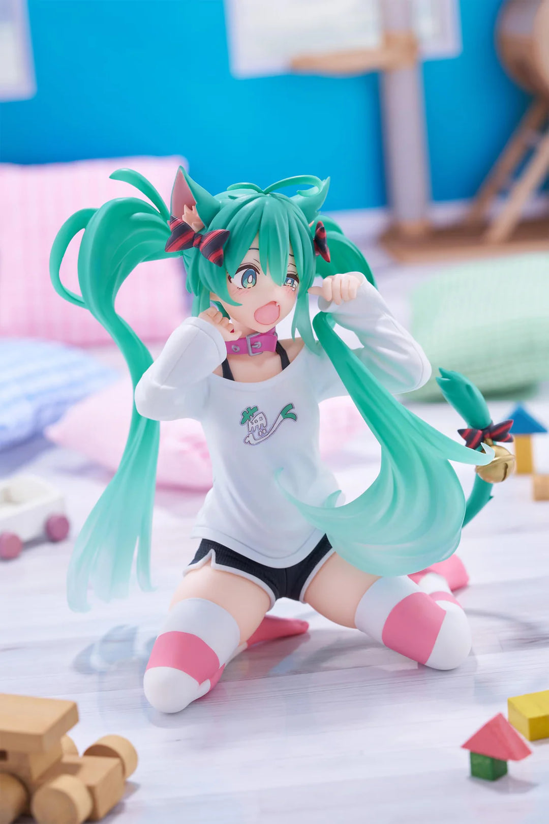 Hatsune Miku (Cat Ear T-Shirt Ver.) Desktop Cute Vocaloid Figure Taito