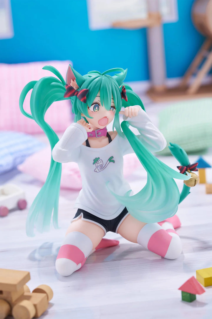 Hatsune Miku (Cat Ear T-Shirt Ver.) Desktop Cute Vocaloid Figure Taito
