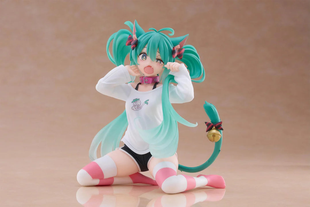 Hatsune Miku (Cat Ear T-Shirt Ver.) Desktop Cute Vocaloid Figure Taito