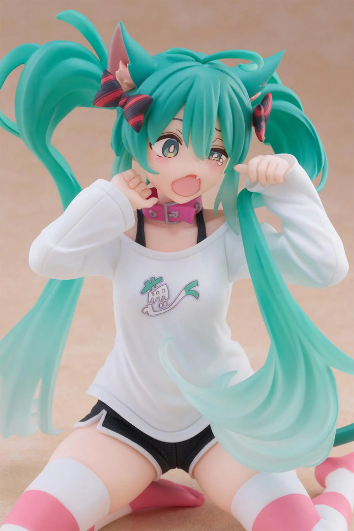 Hatsune Miku (Cat Ear T-Shirt Ver.) Desktop Cute Vocaloid Figure Taito