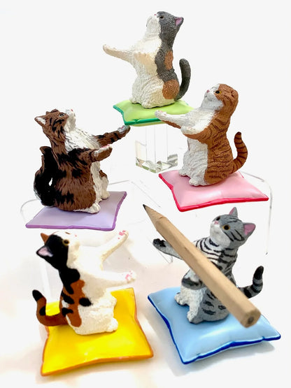 Leave It to the Cats (Neko ga Oazukari Shimasu) Assorted Blind Box Mini Figure Yell