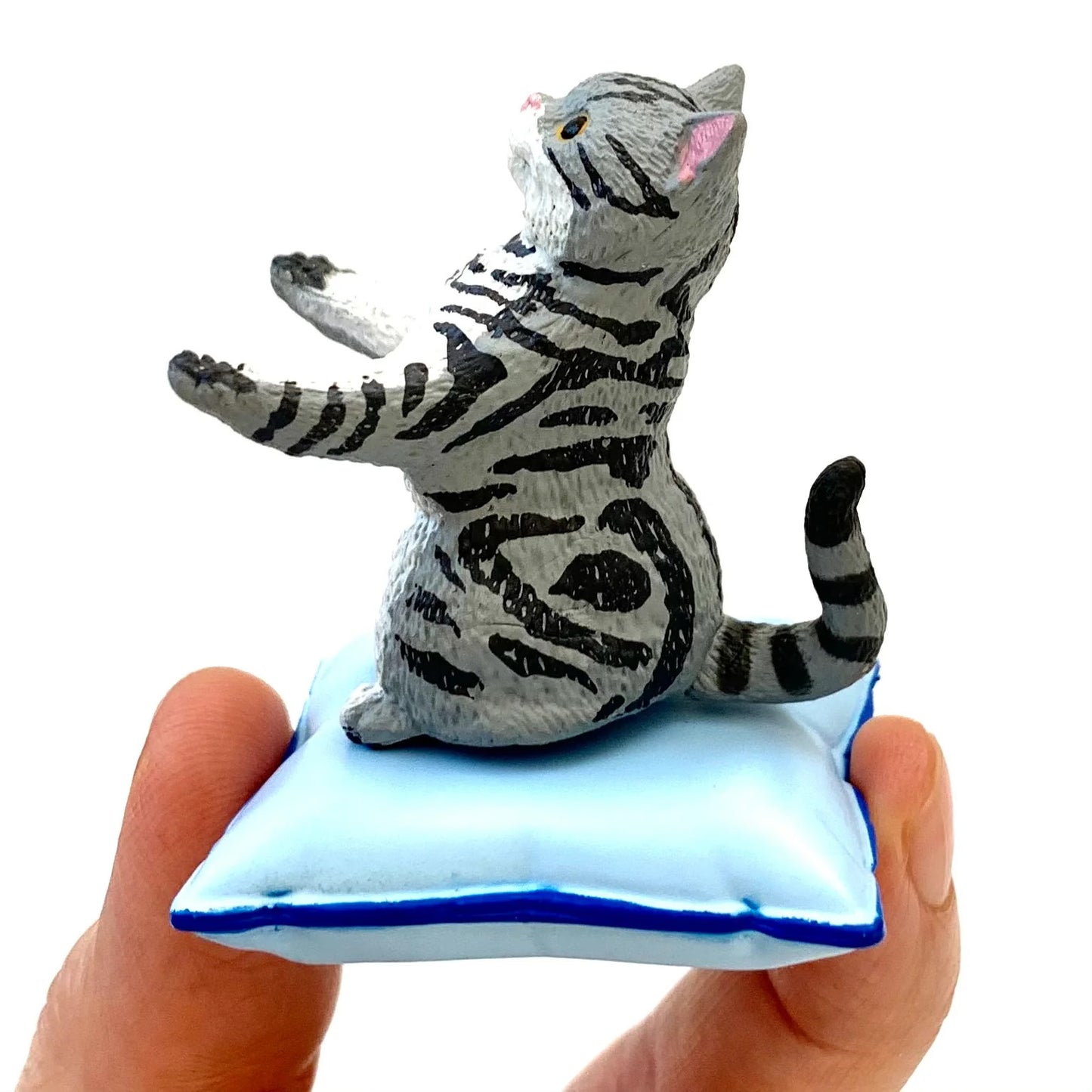 Leave It to the Cats (Neko ga Oazukari Shimasu) Assorted Blind Box Mini Figure Yell